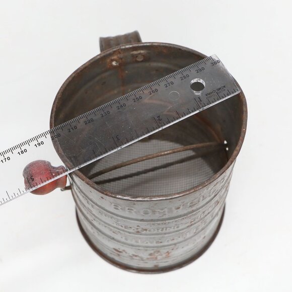Vintage Bromwell's Metal Flour Sifter 3 Cup Hand Crank Kitchen Tool Rustic Decor - Picture 6 of 11